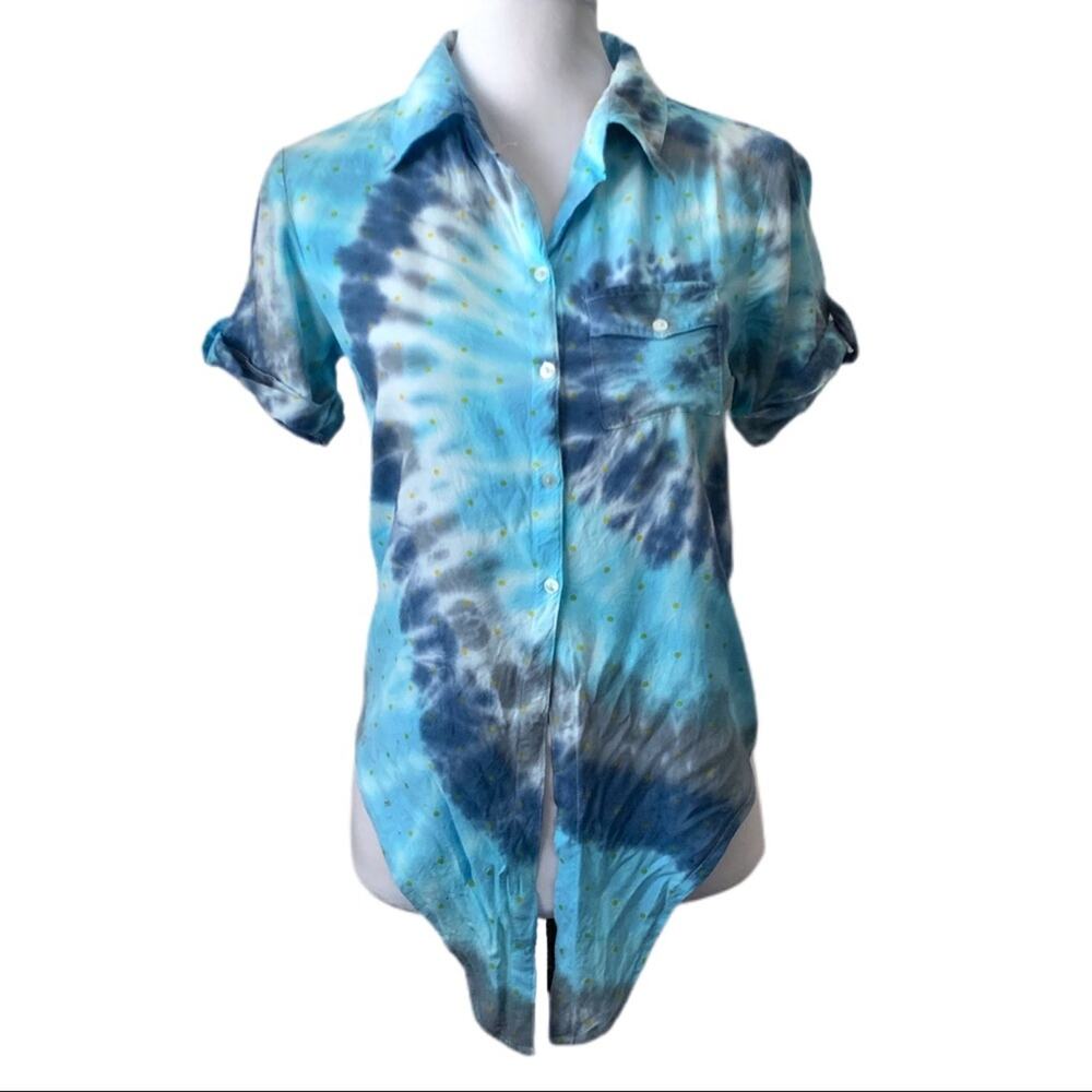 Handmade Custom Dyed Upcycled Japna Button Up Tee - Picture 5 of 6